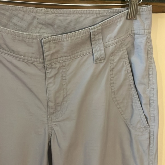 The North Face Grey Convertible Roll Capri Pants Size 6 - Picture 6 of 16